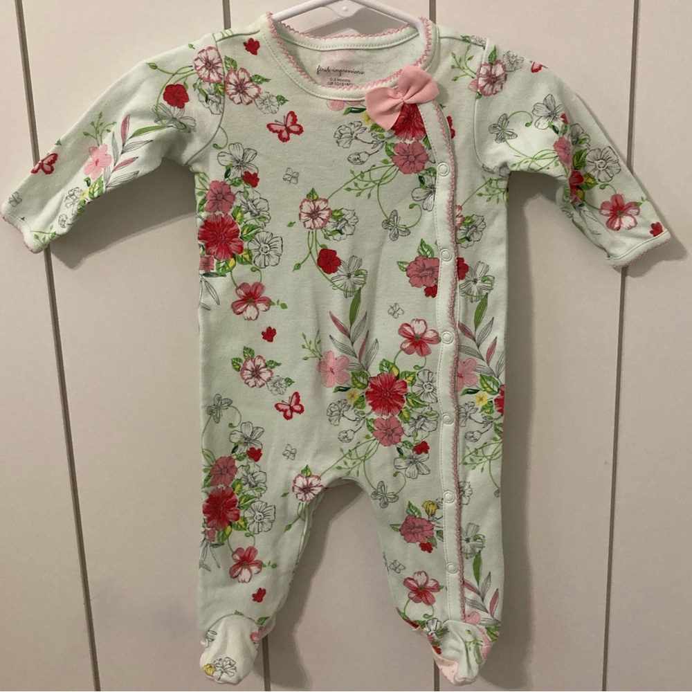 FIRST IMPRESSIONS | Baby Girl Pajamas. 0-3 Months.